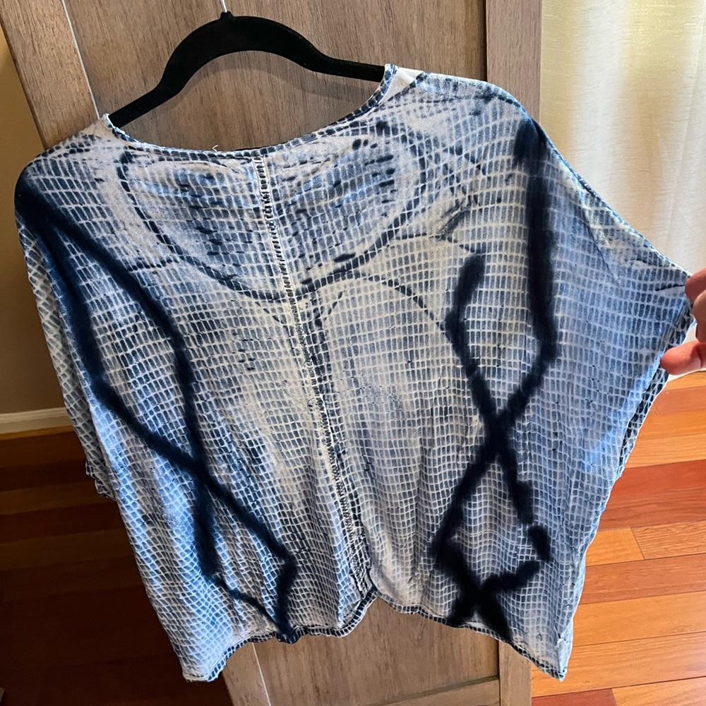 Tie-Dye Pattern Blouse - Picture 2 of 3